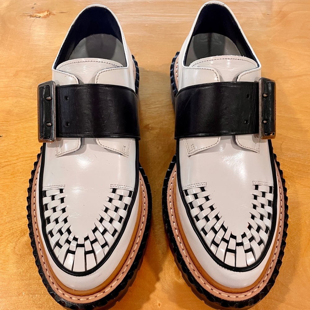 Burberry Laced Oxfords